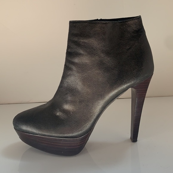 Stewart Weitzman Black Stacked Heeled Booties - Picture 4 of 16